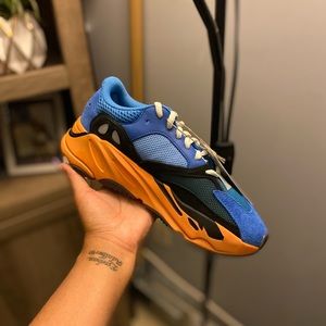 Adidas Yeezy Boost 700